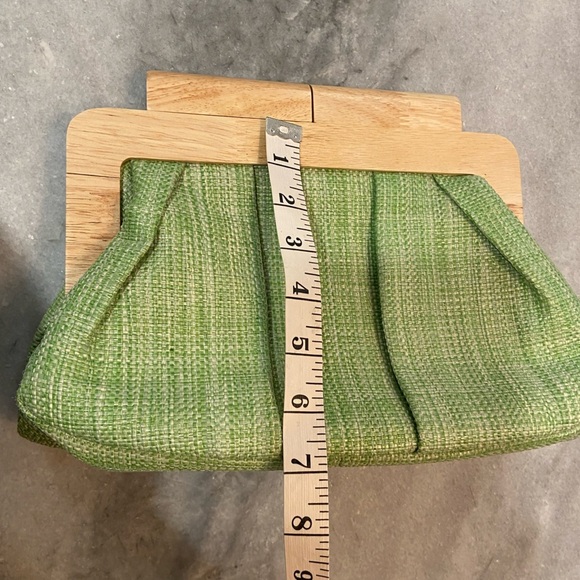 Francesca’s Florence Pleated Wood Frame Clutch Interior Pocket - Picture 11 of 12